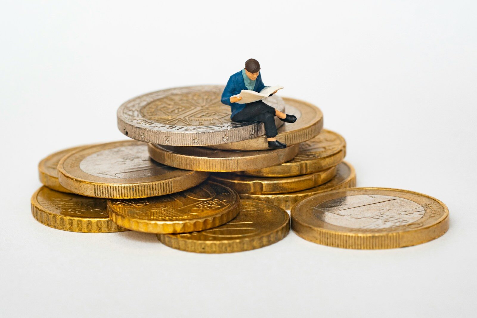 Financial Literacy for Gen Z: What Schools Forget to Teach About Credit and Taxes